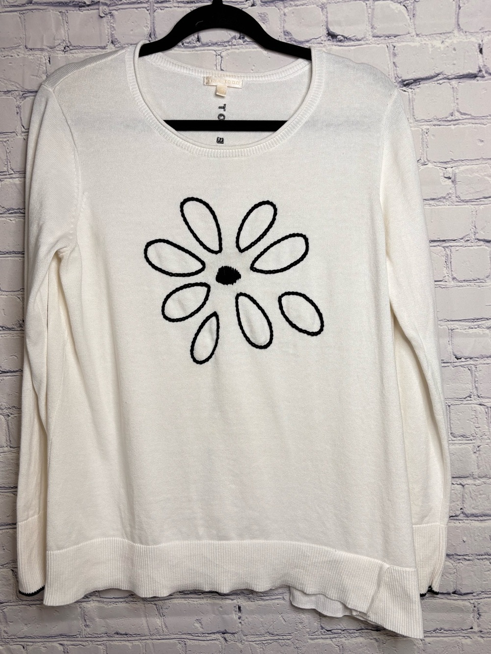 Lisa Todd White Daisy Graphic Preppy Minimalist Boho Crew Neck Sweater L